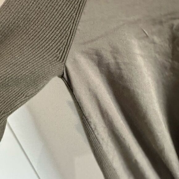 Lululemon Grey Sage Still At Ease Wrap - Picture 7 of 14